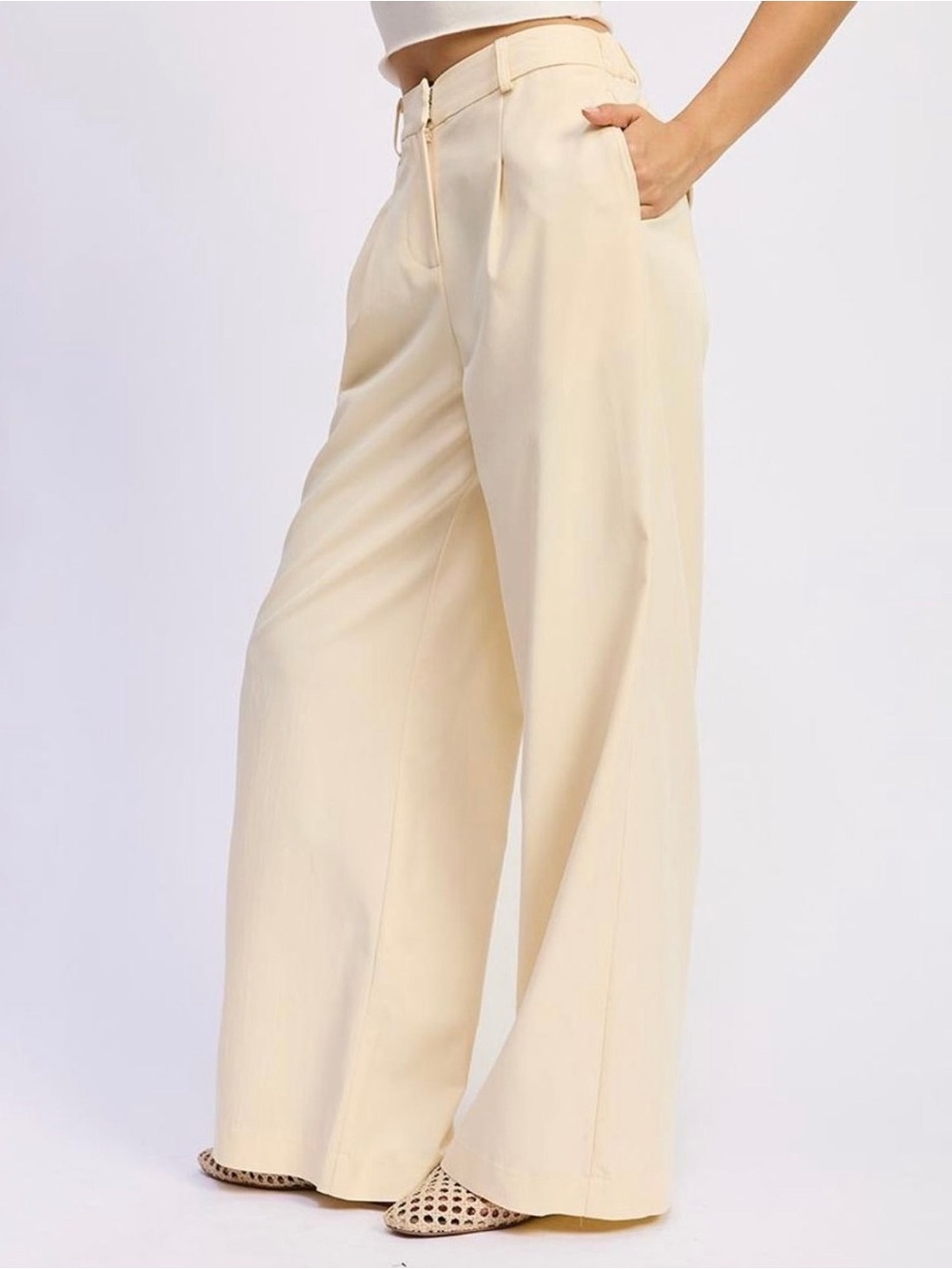 En Saison Elspeth Pant light yellow, Yellow, and butter. NWT Med, Lg MSRP $128